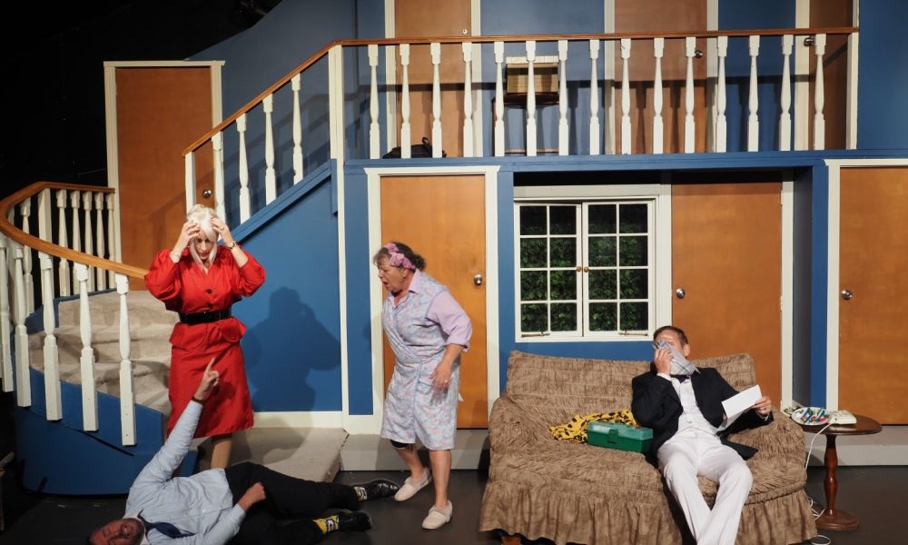 noises off
